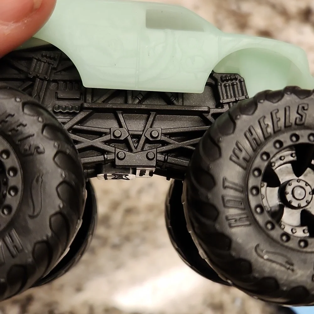 Hot Wheels Demo Derby color changing Monster Trucks plastic McDonald car